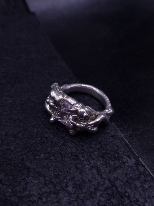 Zirconia Claw Ring