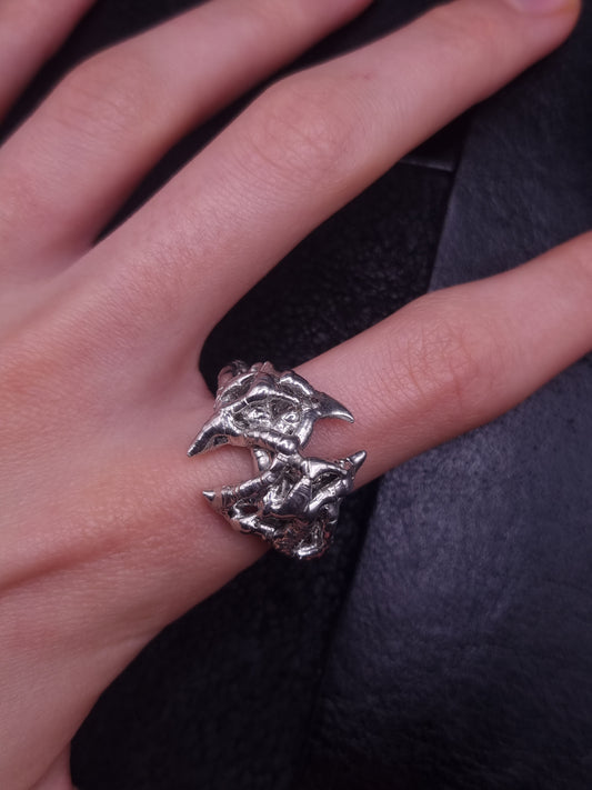 Claw ring