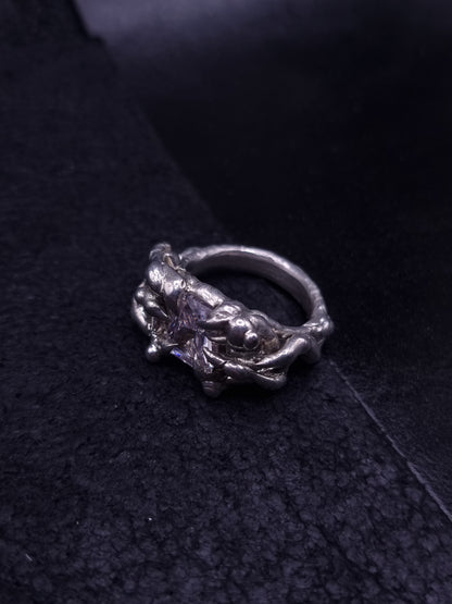 Zirconia Claw Ring