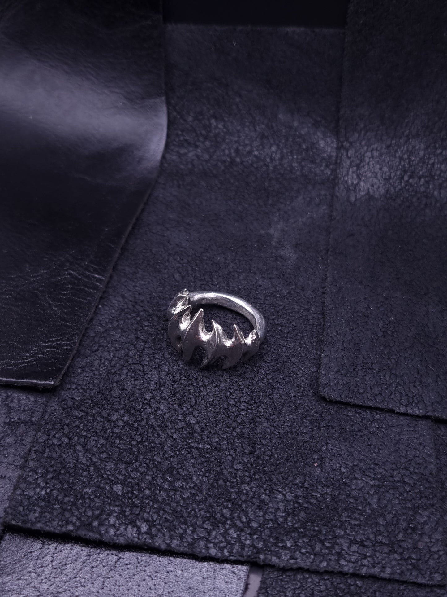 Blade Claw Ring