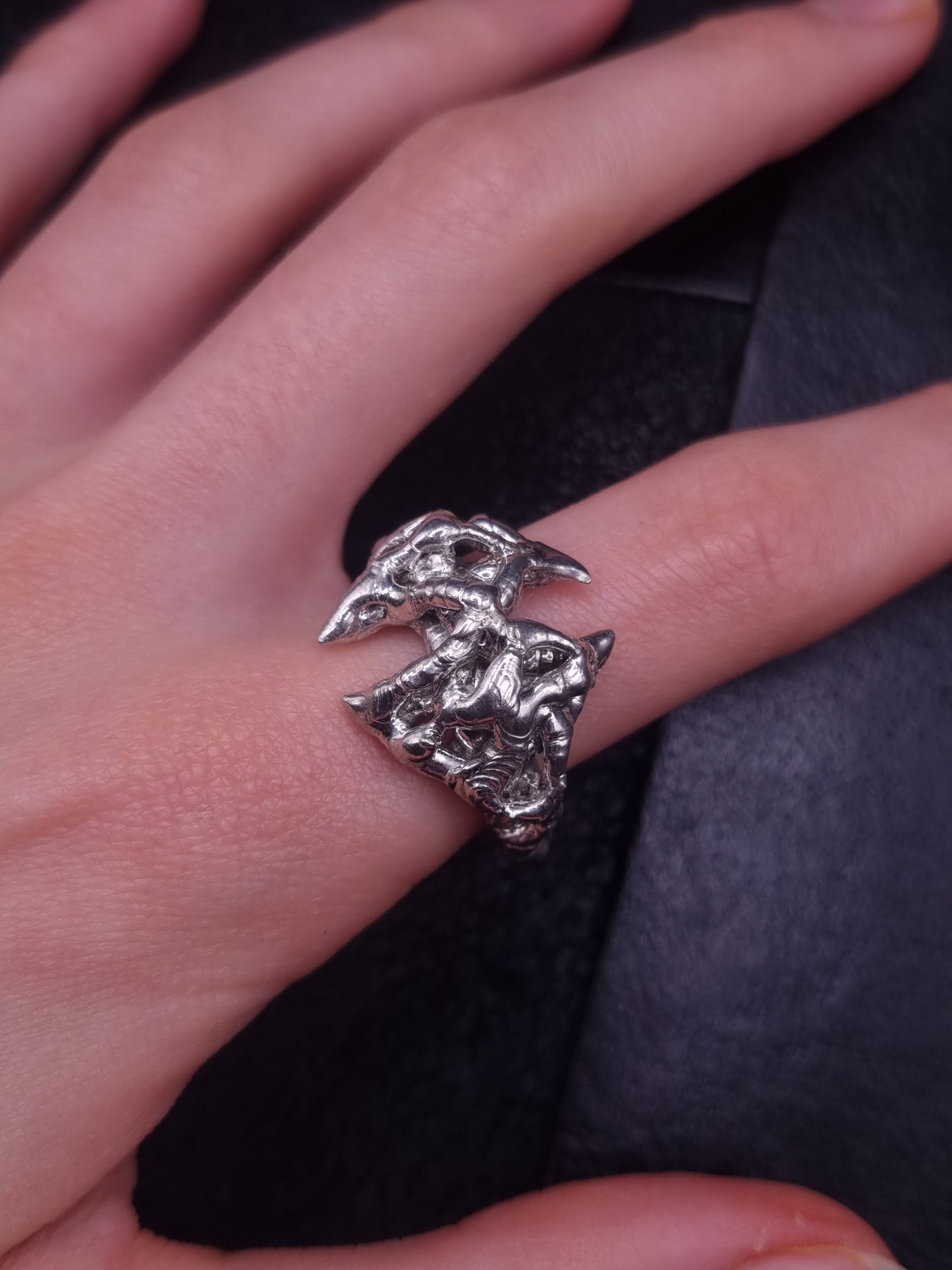 Claw ring