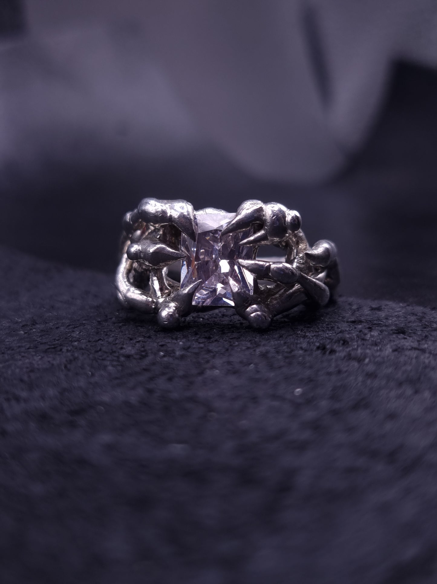 Zirconia Claw Ring
