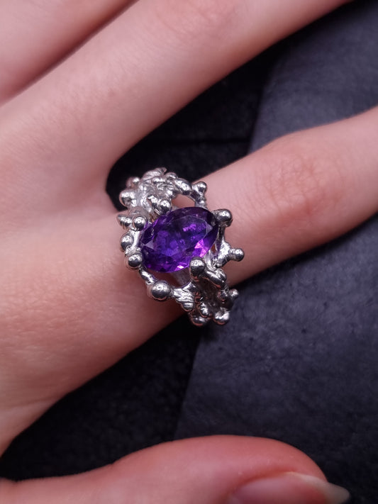 bubbles ring with vintage Stone