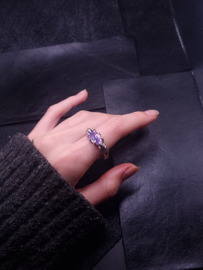 Ring with cubic zirconia