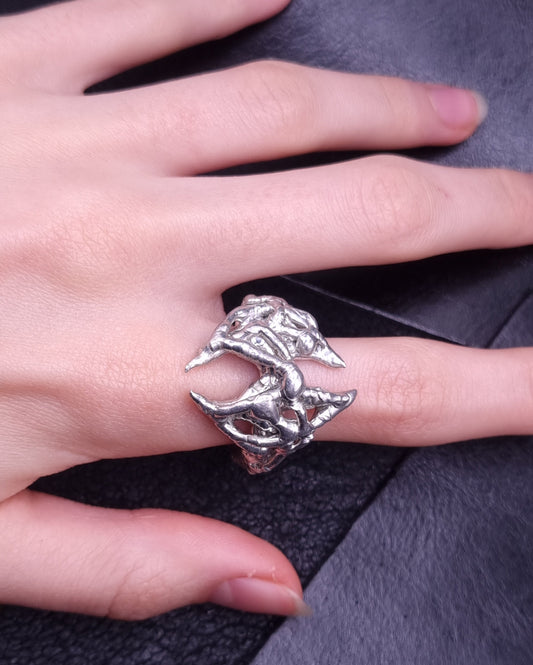 Claw ring