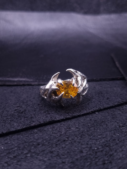 Claw Ring with Cubic zirconia