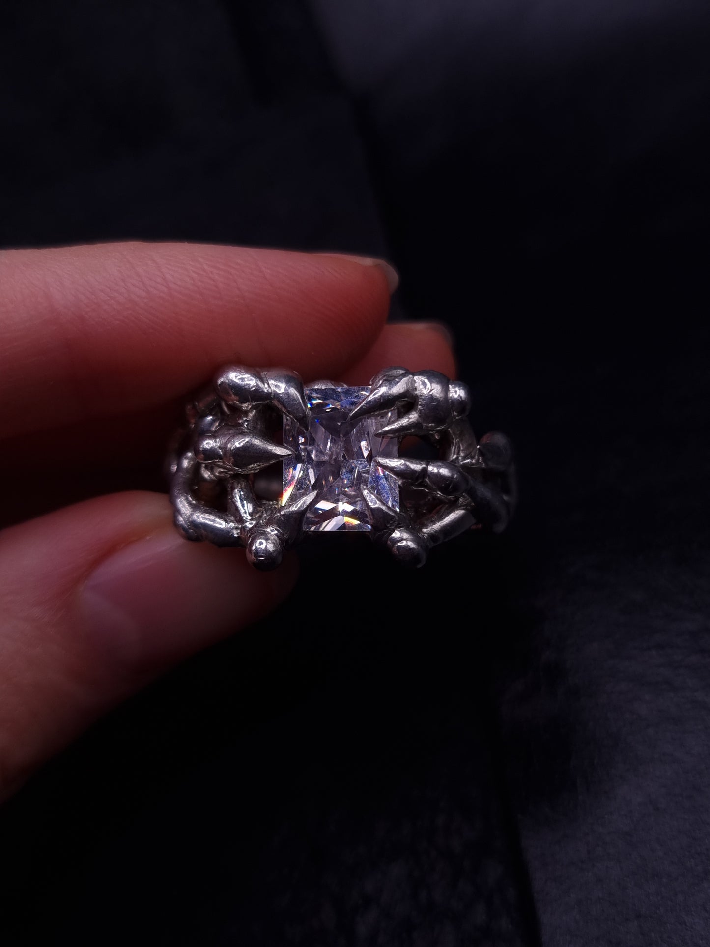 Zirconia Claw Ring