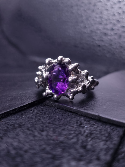 bubbles ring with vintage Stone