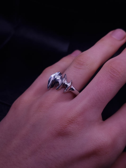Blade Claw Ring